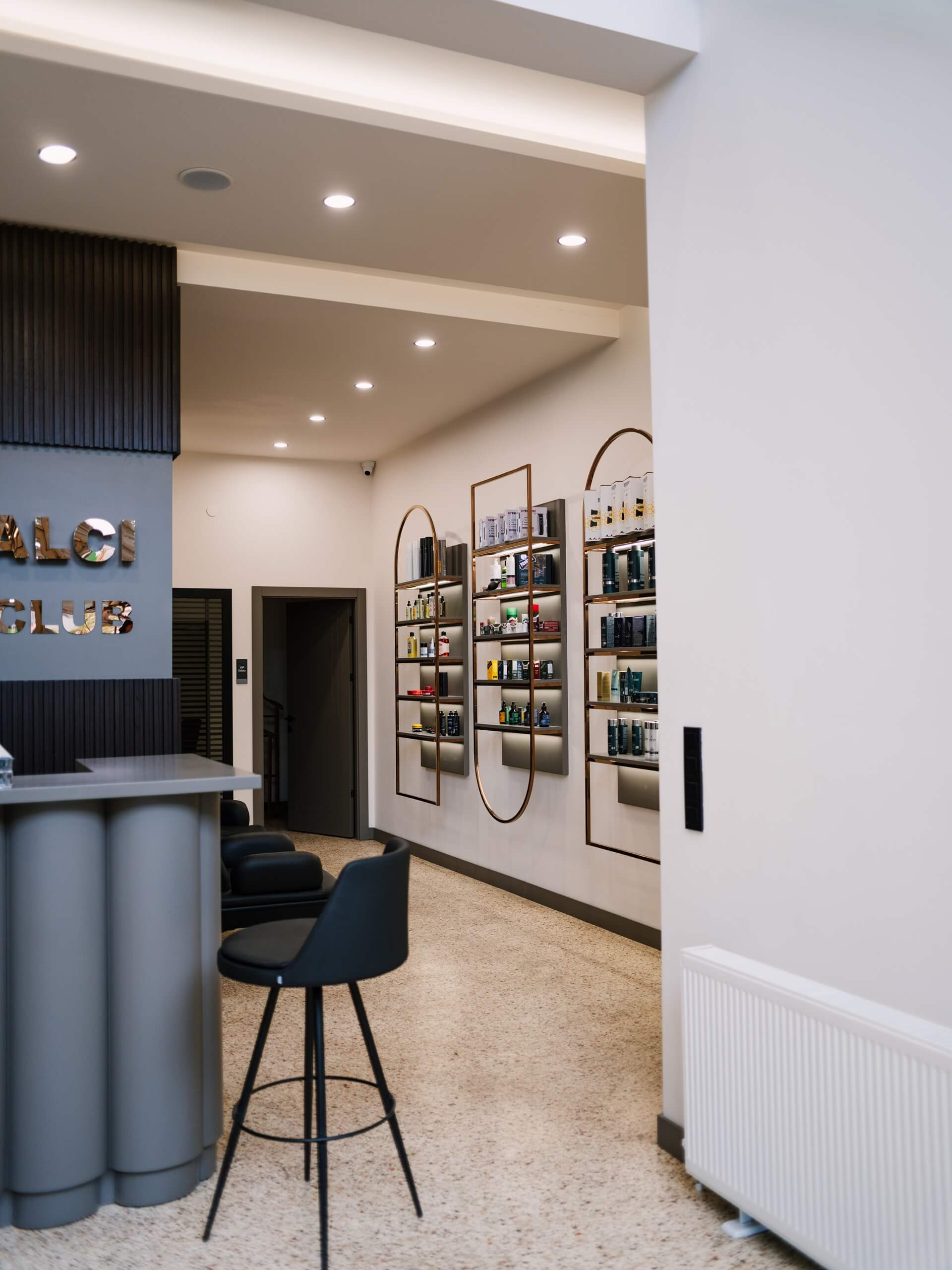 Sinan Balcı Barber’s Club’ın müşterilere sunduğu VIP hizmetlere açıklar mısınız? Hangi özel ayrıcalıkları sunuyorsunuz? 1 Sinan Balcı Barber’s Club’ın müşterilere sunduğu VIP hizmetlere açıklar mısınız? Hangi özel ayrıcalıkları sunuyorsunuz?